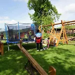 U Matysa I Widoki Na Gory Basen Grill Balia Szlaki Turystyczne Spacery Zwierzeta Duzy Plac Zabaw *