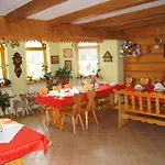 U Matysa I Widoki Na Gory Basen Grill Balia Szlaki Turystyczne Spacery Zwierzeta Duzy Plac Zabaw Wisła