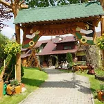 U Matysa I Widoki Na Gory Basen Grill Balia Szlaki Turystyczne Spacery Zwierzeta Duzy Plac Zabaw Wisła