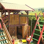 U Matysa I Widoki Na Gory Basen Grill Balia Szlaki Turystyczne Spacery Zwierzeta Duzy Plac Zabaw