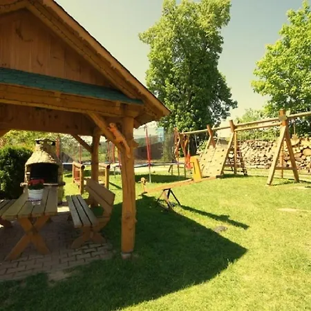 U Matysa I Widoki Na Gory Basen Grill Balia Szlaki Turystyczne Spacery Zwierzeta Duzy Plac Zabaw
