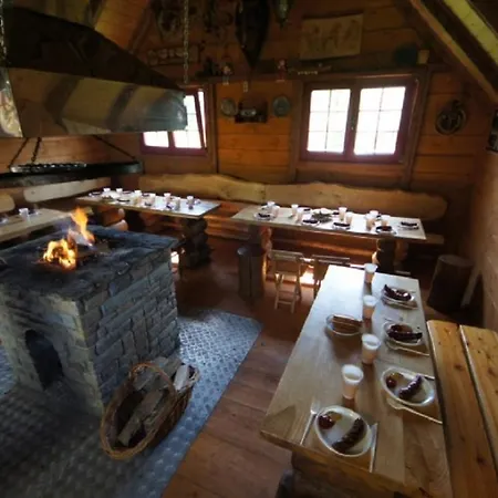 U Matysa I Widoki Na Gory Basen Grill Balia Szlaki Turystyczne Spacery Zwierzeta Duzy Plac Zabaw