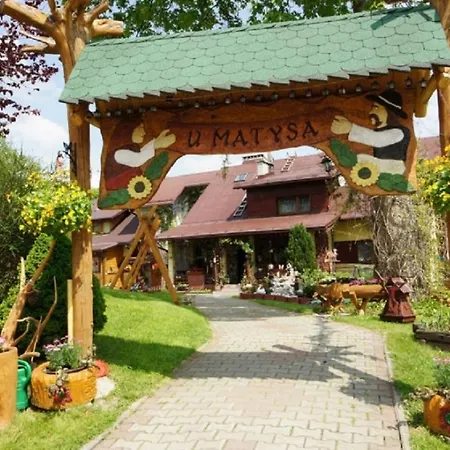 U Matysa I Widoki Na Gory Basen Grill Balia Szlaki Turystyczne Spacery Zwierzeta Duzy Plac Zabaw Wisła
