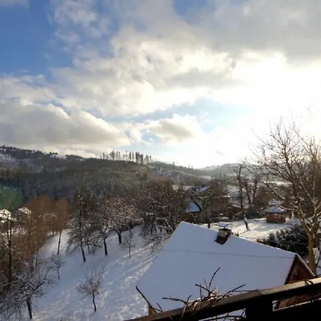 مزرعة للإقامة Agroturystyka U Matysa, Wisla - Apartamenty I Pokoje Ogrod Z Placem Zabaw Z Basenem Balia Oraz Przestrzenia Dla Dzieci Swieta Wielkanocne Z Wyzywieniem Domowa Kuchnia Widok Na Gory Szlaki Turystyczne Spacery فيسلا