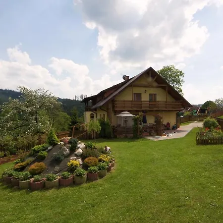 Agroturystyka u Matysa, Wisła - apartamenty i pokoje ogród z placem zabaw z basenem balią oraz przestrzenią dla dzieci Święta Wielkanocne z wyżywieniem domowa kuchnia Widok na góry szlaki turystyczne spacery