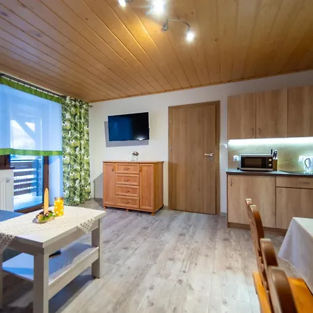 مزرعة للإقامة Agroturystyka U Matysa, Wisla - Apartamenty I Pokoje Ogrod Z Placem Zabaw Z Basenem Balia Oraz Przestrzenia Dla Dzieci Swieta Wielkanocne Z Wyzywieniem Domowa Kuchnia Widok Na Gory Szlaki Turystyczne Spacery *