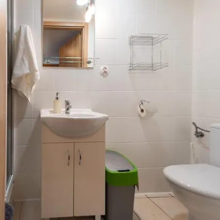 Agroturystyka u Matysa, Wisła - apartamenty i pokoje ogród z placem zabaw z basenem balią oraz przestrzenią dla dzieci Święta Wielkanocne z wyżywieniem domowa kuchnia Widok na góry szlaki turystyczne spacery *