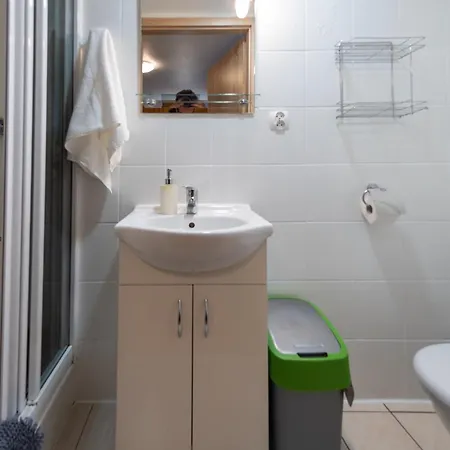 Agroturystyka U Matysa, Wisla - Apartamenty I Pokoje Ogrod Z Placem Zabaw Z Basenem Balia Oraz Przestrzenia Dla Dzieci Swieta Wielkanocne Z Wyzywieniem Domowa Kuchnia Widok Na Gory Szlaki Turystyczne Spacery فيسلا