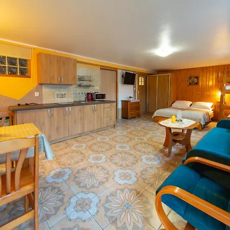 Agroturystyka U Matysa, Wisla - Apartamenty I Pokoje Ogrod Z Placem Zabaw Z Basenem Balia Oraz Przestrzenia Dla Dzieci Swieta Wielkanocne Z Wyzywieniem Domowa Kuchnia Widok Na Gory Szlaki Turystyczne Spacery مزرعة للإقامة *