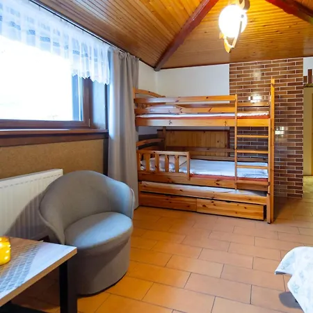 Agroturystyka U Matysa, Wisla - Apartamenty I Pokoje Ogrod Z Placem Zabaw Z Basenem Balia Oraz Przestrzenia Dla Dzieci Swieta Wielkanocne Z Wyzywieniem Domowa Kuchnia Widok Na Gory Szlaki Turystyczne Spacery فيسلا