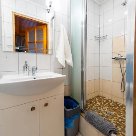 Agroturystyka U Matysa, Wisla - Apartamenty I Pokoje Ogrod Z Placem Zabaw Z Basenem Balia Oraz Przestrzenia Dla Dzieci Swieta Wielkanocne Z Wyzywieniem Domowa Kuchnia Widok Na Gory Szlaki Turystyczne Spacery *