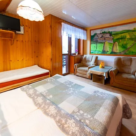 Agroturystyka u Matysa, Wisła - apartamenty i pokoje ogród z placem zabaw z basenem balią oraz przestrzenią dla dzieci Święta Wielkanocne z wyżywieniem domowa kuchnia Widok na góry szlaki turystyczne spacery * Wisła