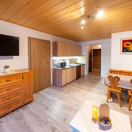 Agroturystyka U Matysa, Wisla - Apartamenty I Pokoje Ogrod Z Placem Zabaw Z Basenem Balia Oraz Przestrzenia Dla Dzieci Swieta Wielkanocne Z Wyzywieniem Domowa Kuchnia Widok Na Gory Szlaki Turystyczne Spacery مزرعة للإقامة فيسلا